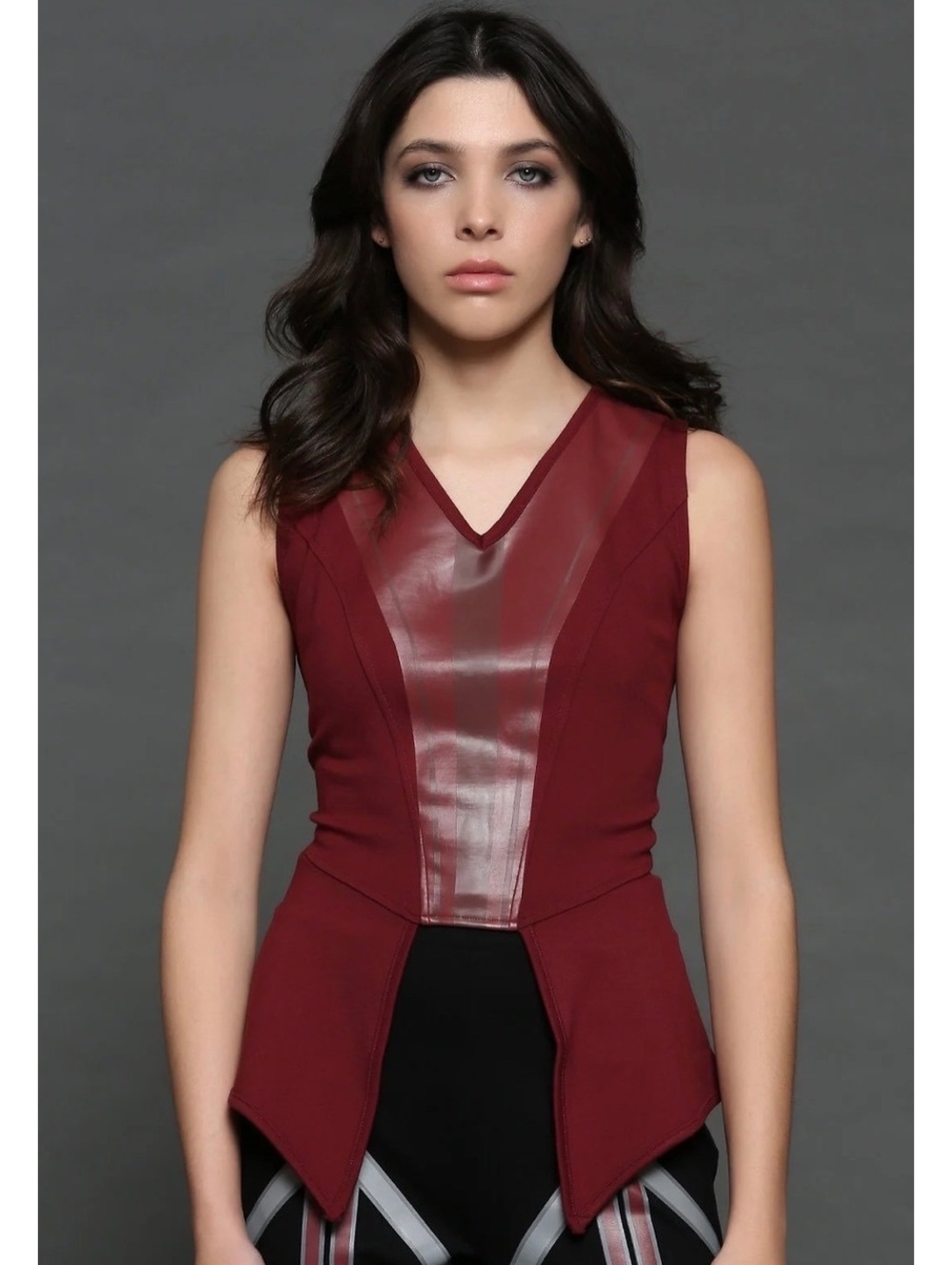 Her Universe WandaVision Wanda Scarlet Witch Top XL NWT Marvel Hot Topic - Picture 3 of 7